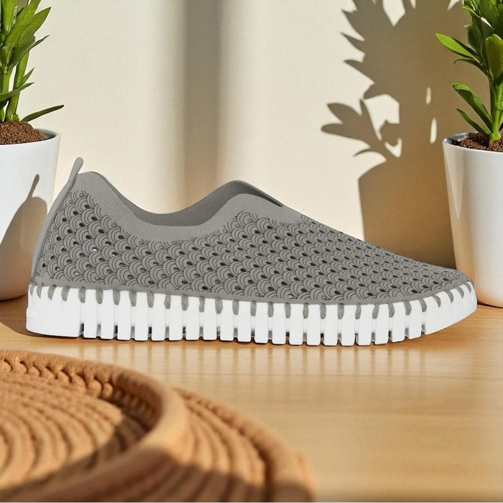 Ilse Jacobsen Gray Slip-On Tulip Sneakers